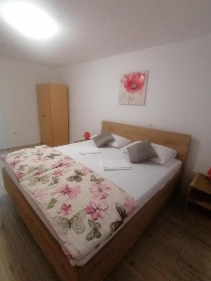 Apartment Maris Posedarje Bagian luar foto