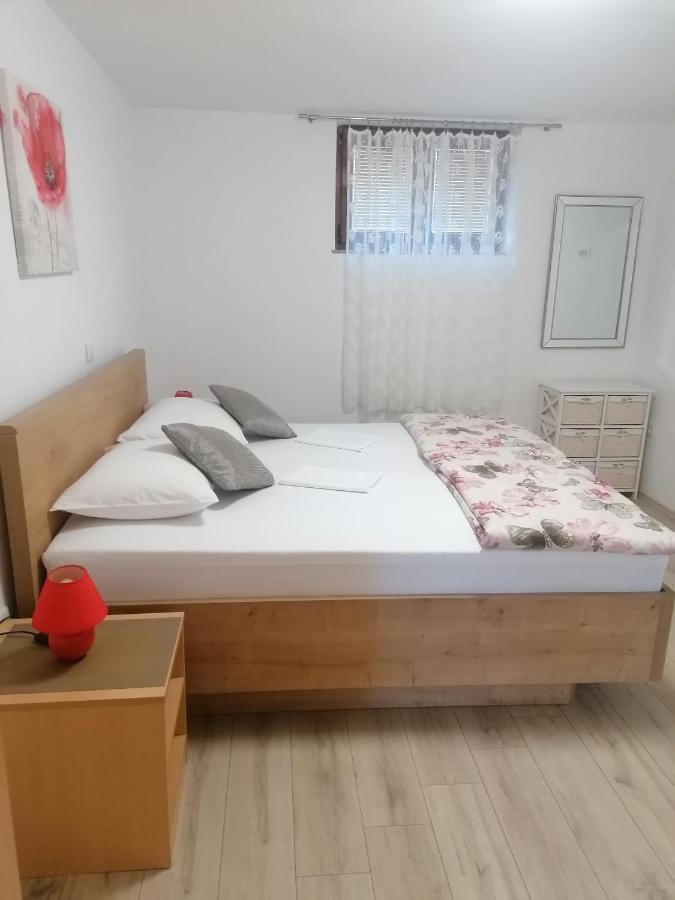 Apartment Maris Posedarje Bagian luar foto