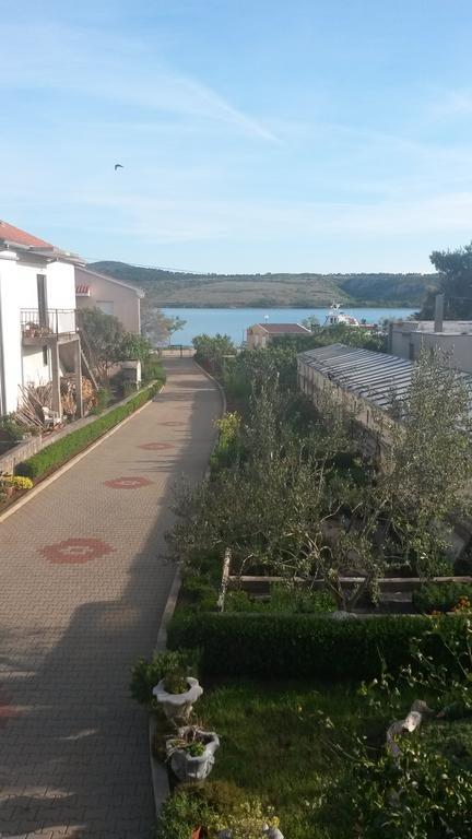Apartment Maris Posedarje Bagian luar foto